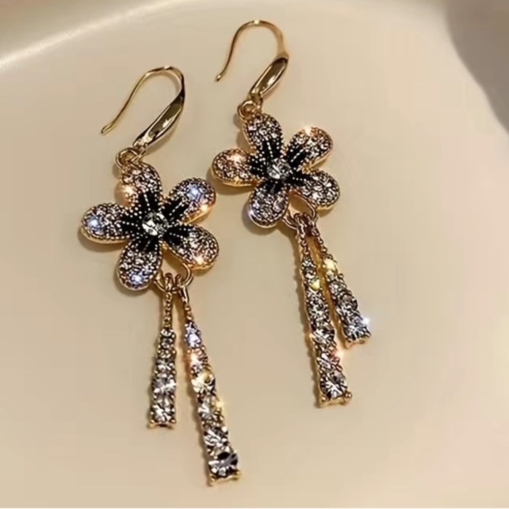 Sparkly Flower Earrings
